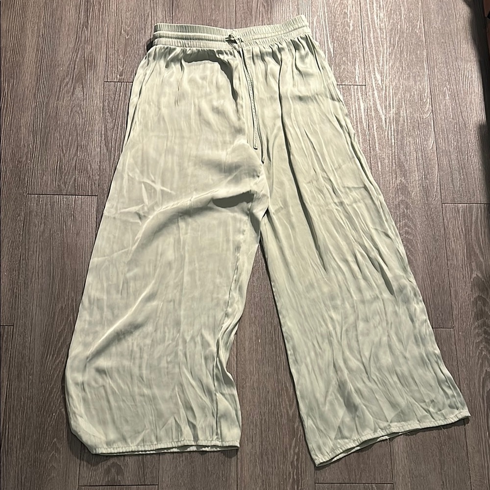 Chic Light Green Wide-Leg Pants